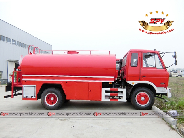 Side View of Fire Fighting Tanker - Dongfeng 